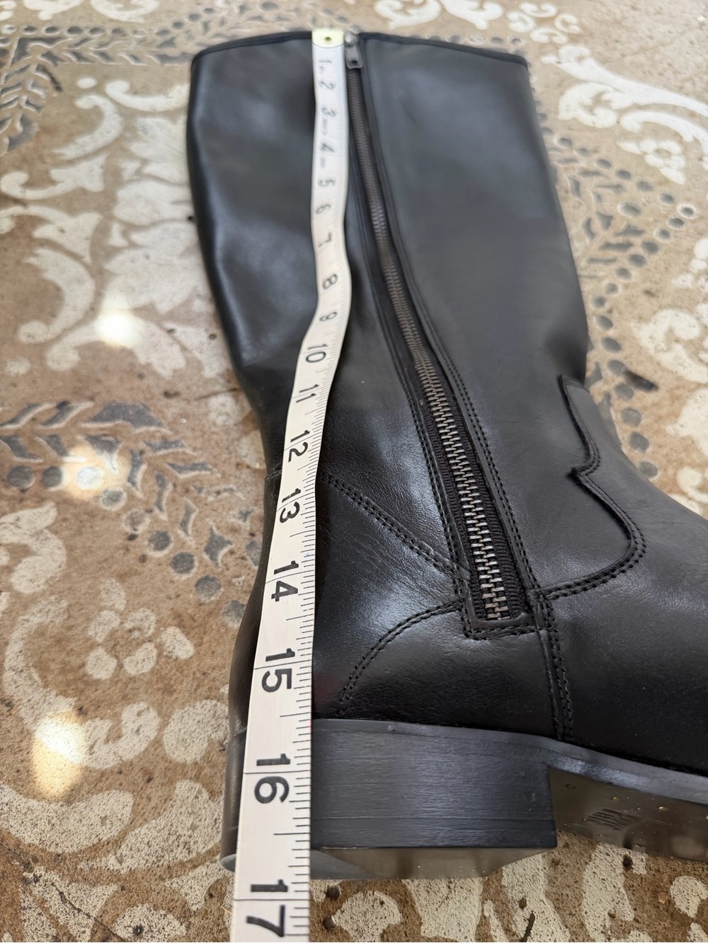 Frye size 8 Black Leather Tall Riding Boots with Side Zip - Picture 10 of 15